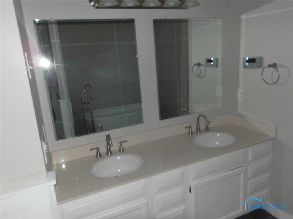 12849 Neapolis Waterville Road Whitehouse, OH 43571 - Photo 13 of 20 Gallery Image 13
