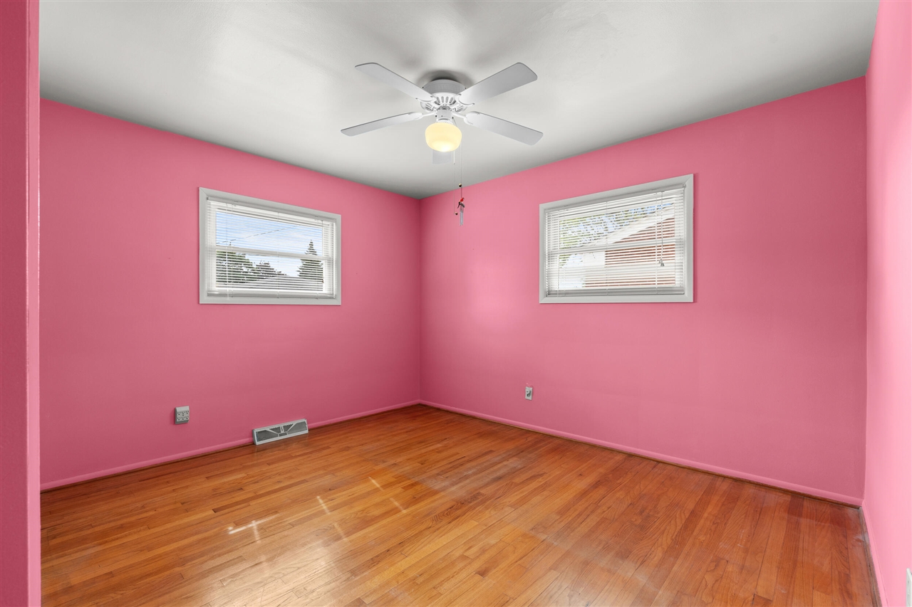 3233 Grange Road Trenton, MI 48183 - Photo 21 of 38