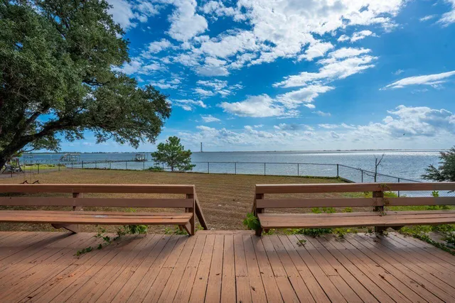 $900,000 | 2595 Highway 98, Mary Esther, FL 32569