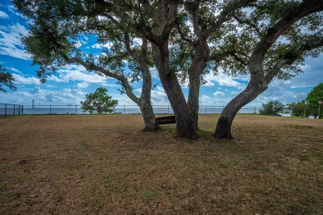 $900,000 | 2595 Highway 98, Mary Esther, FL 32569