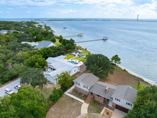 $900,000 | 2595 Highway 98, Mary Esther, FL 32569