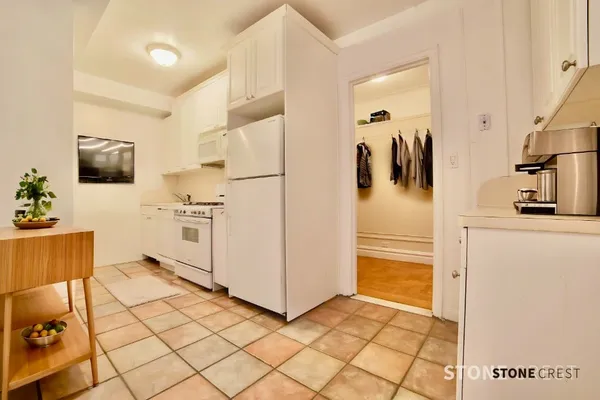 $5,250 | 900 West End Avenue, Unit 16D | Upper West Side