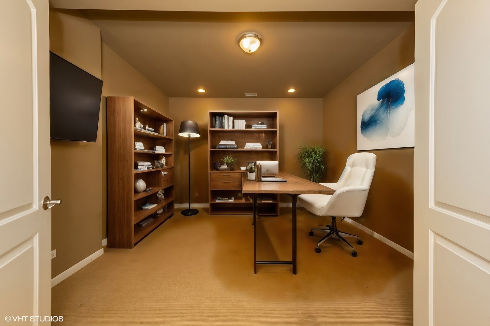4453 South Berkeley Avenue, Unit 1 Chicago, IL 60653 - Photo 6 of 15 a view of a workspace with furniture