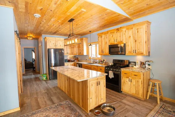$650,000 | 43950 200th Avenue, McGregor, MN 55760