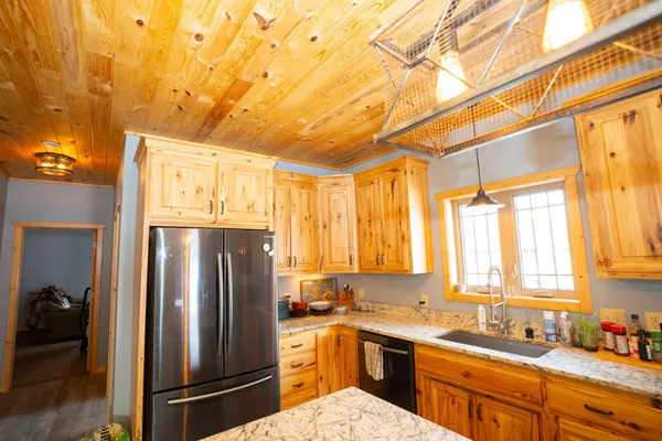 $650,000 | 43950 200th Avenue, McGregor, MN 55760