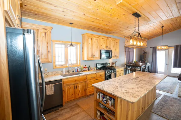 $650,000 | 43950 200th Avenue, McGregor, MN 55760
