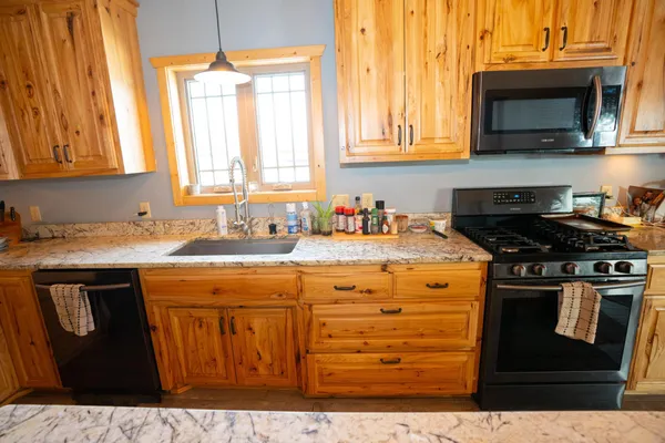 $650,000 | 43950 200th Avenue, McGregor, MN 55760