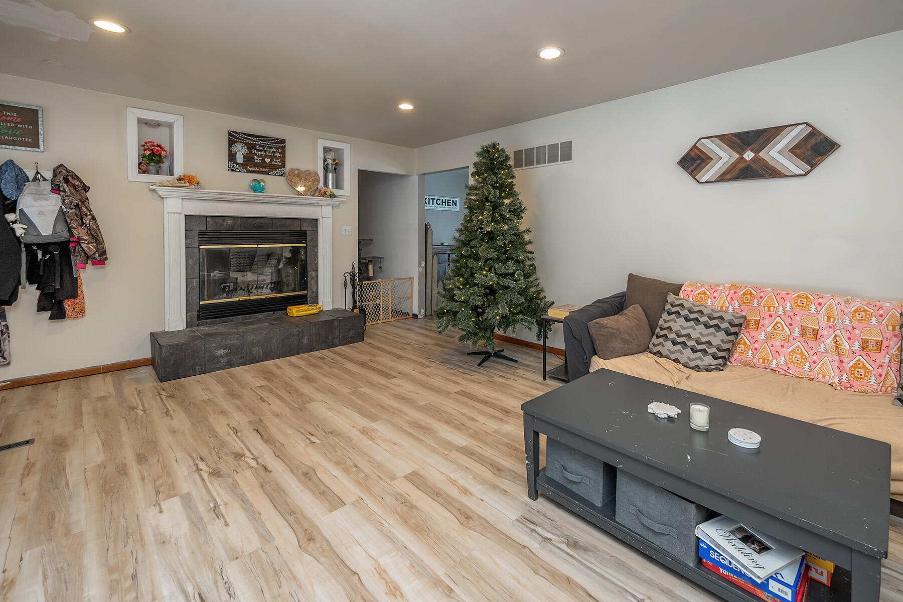 517 Fox Knoll Drive Rochester, WI 53185 - Photo 3 of 42 FoxKnoll_006