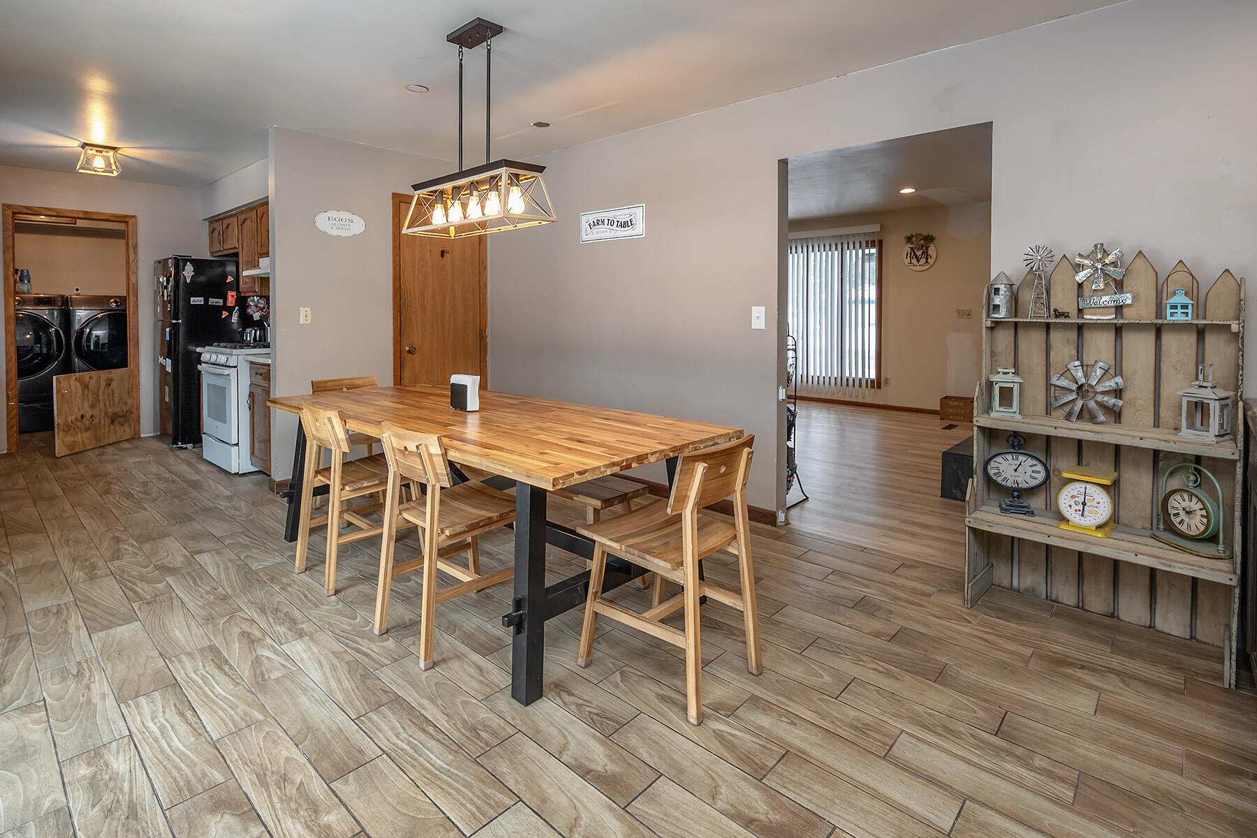 517 Fox Knoll Drive Rochester, WI 53185 - Photo 8 of 42 FoxKnoll_009