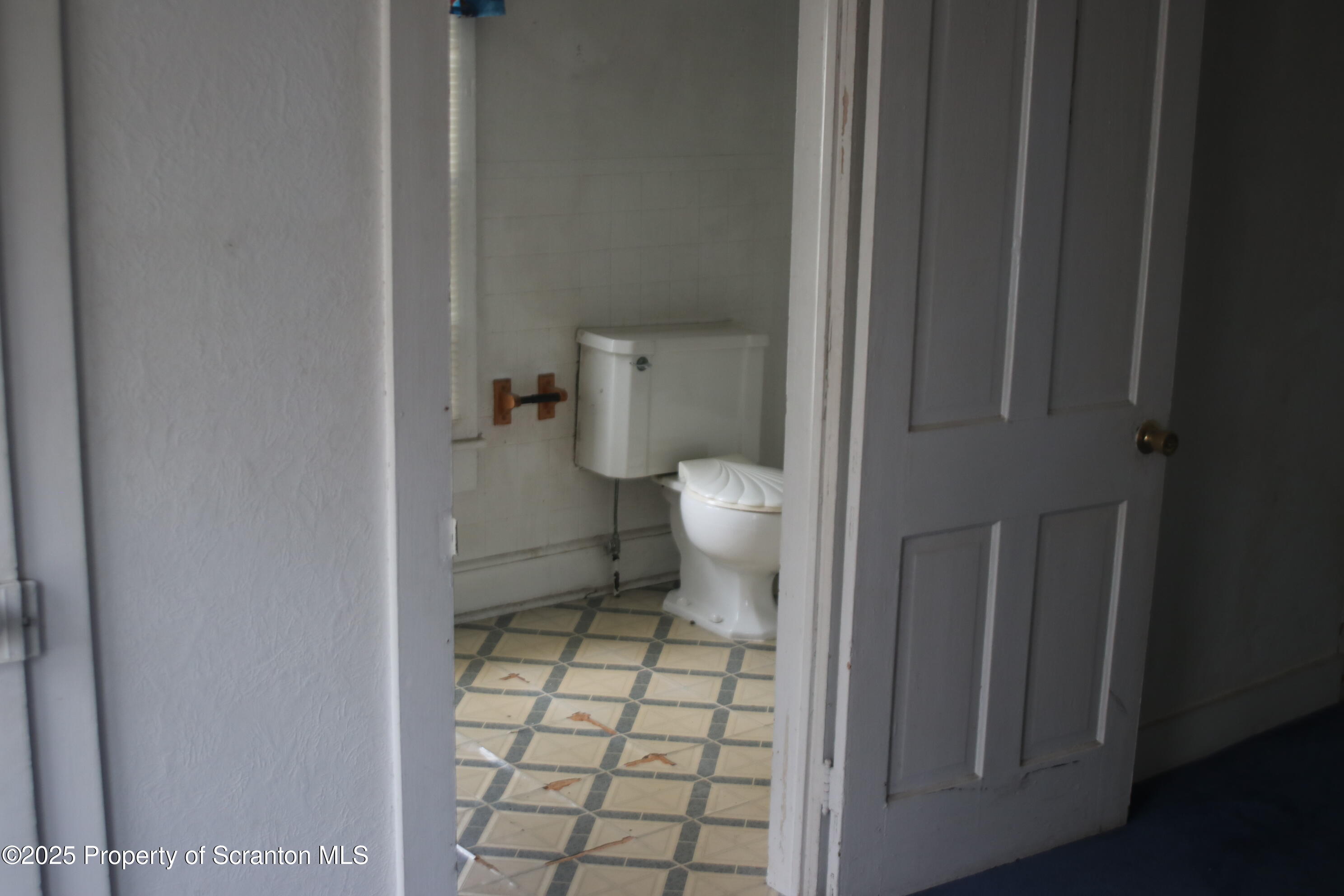 503 Moosic Road Old Forge, PA 18518 - Photo 31 of 45 IMG_0568