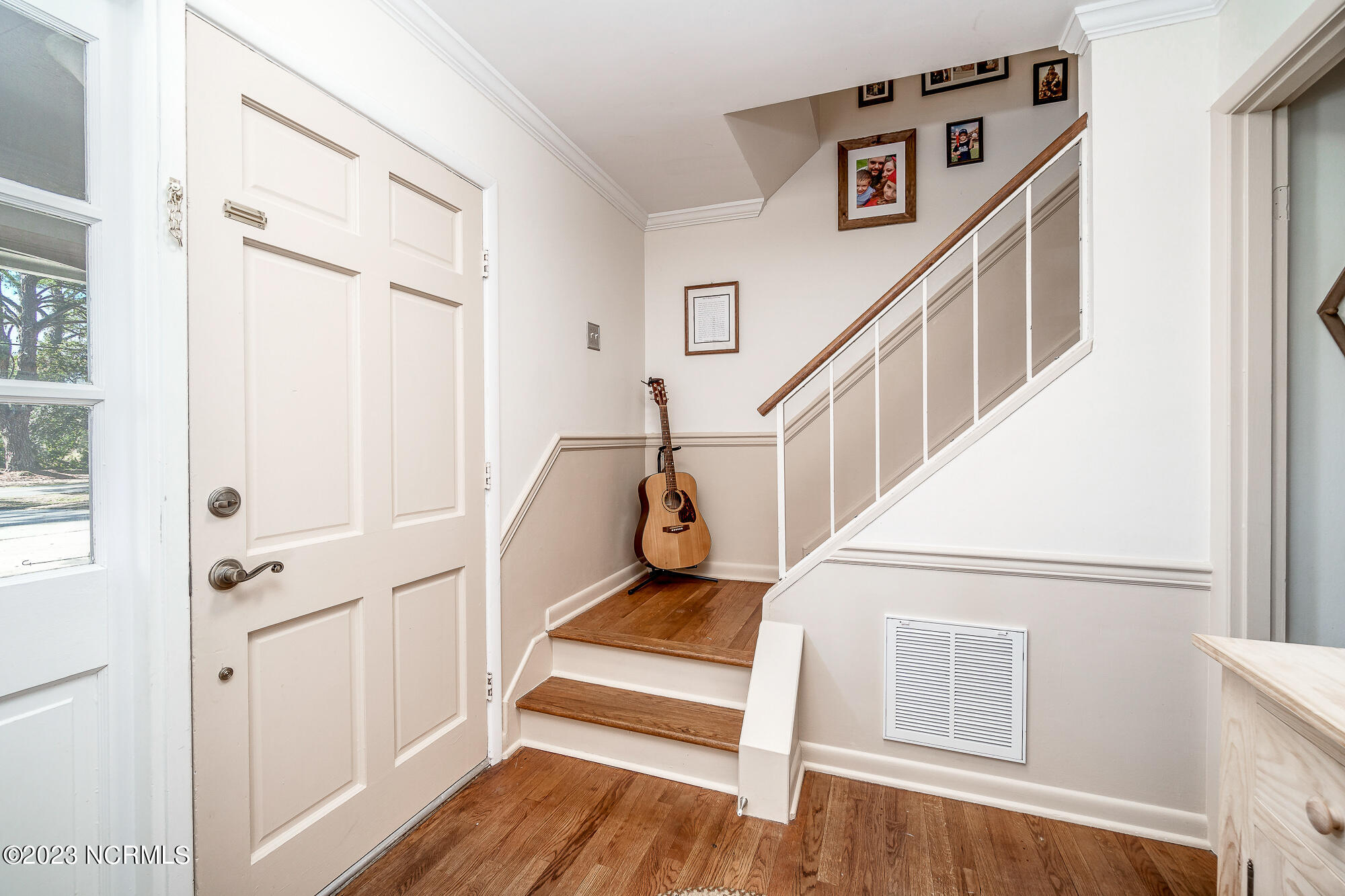 4200 Country Club Road Morehead City, NC 28557 - Photo 19 of 42 Foyer