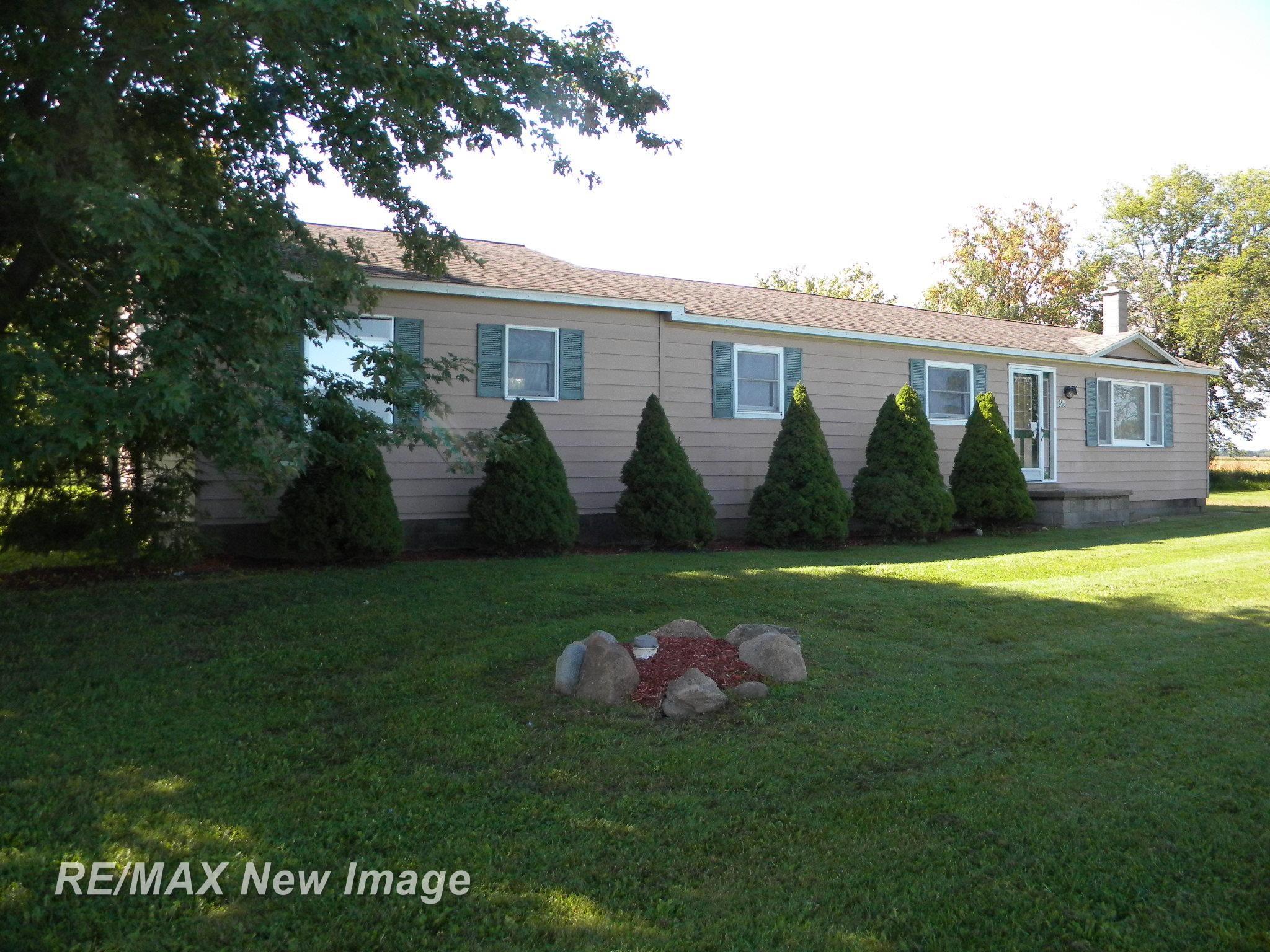 266 East Henderson Road Owosso, MI 48867 - Photo 20 of 20 50125339-19.JPG
