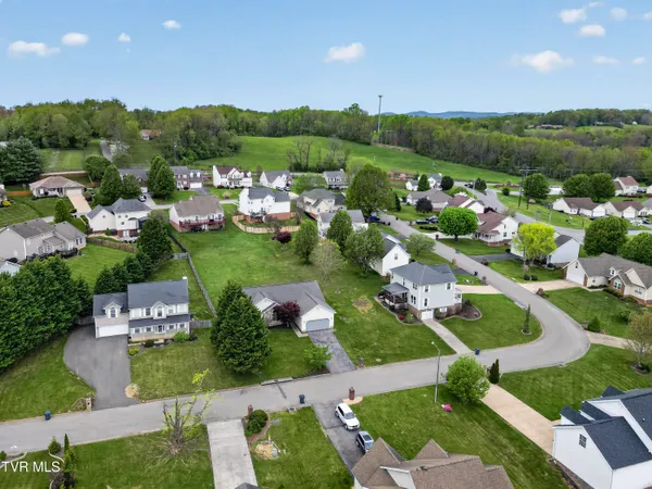 $355,000 | 319 Leslie Court, Bristol, TN 37620
