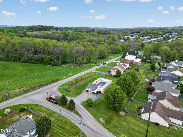 $355,000 | 319 Leslie Court, Bristol, TN 37620