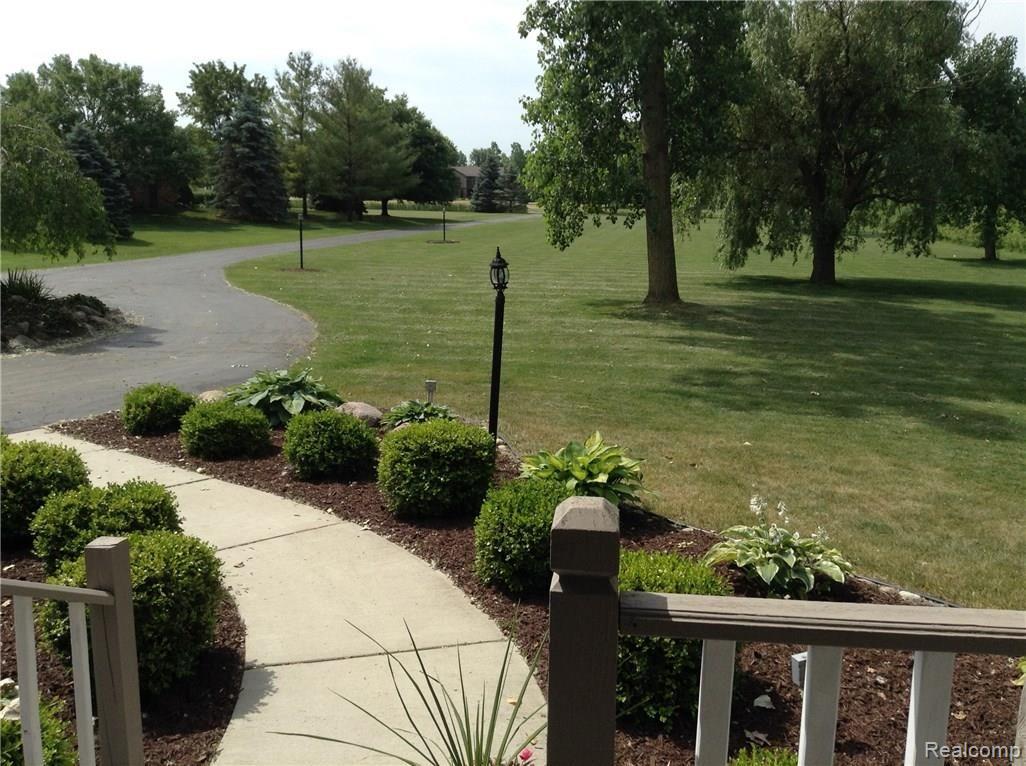 28350 Grix Road New Boston, MI 48164 - Photo 7 of 47 BEE30FDC-D453-4751-B925-49922F99BD53.JPG