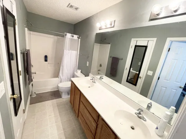 $1,825 | 7994 Shadow Oak Drive, North Charleston, SC 29406