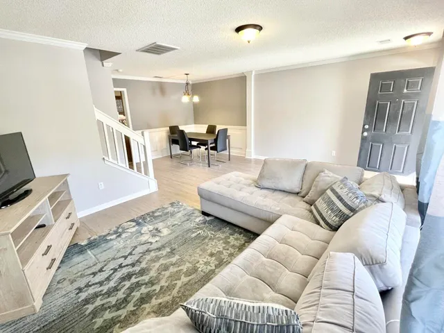 $1,825 | 7994 Shadow Oak Drive, North Charleston, SC 29406