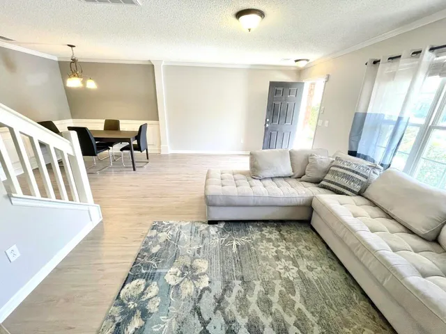 $1,825 | 7994 Shadow Oak Drive, North Charleston, SC 29406