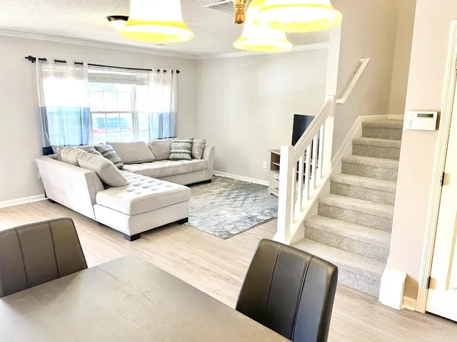 $1,825 | 7994 Shadow Oak Drive, North Charleston, SC 29406