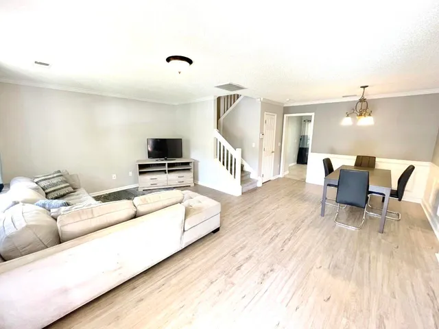 $1,825 | 7994 Shadow Oak Drive, North Charleston, SC 29406