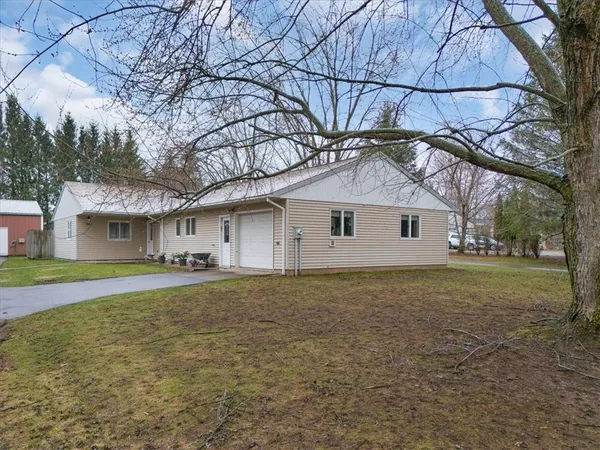 $194,500 | 1740 Kenyon Road, Ontario, NY 14519