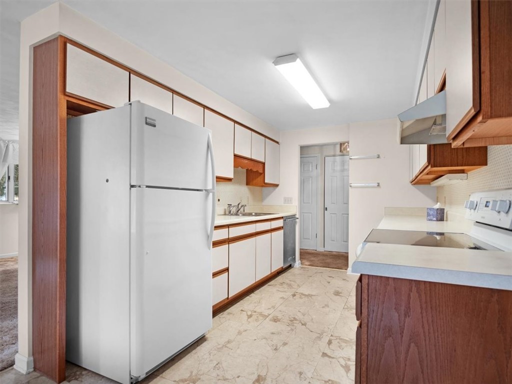 1740 Kenyon Road Ontario, NY 14519 - Photo 20 of 50