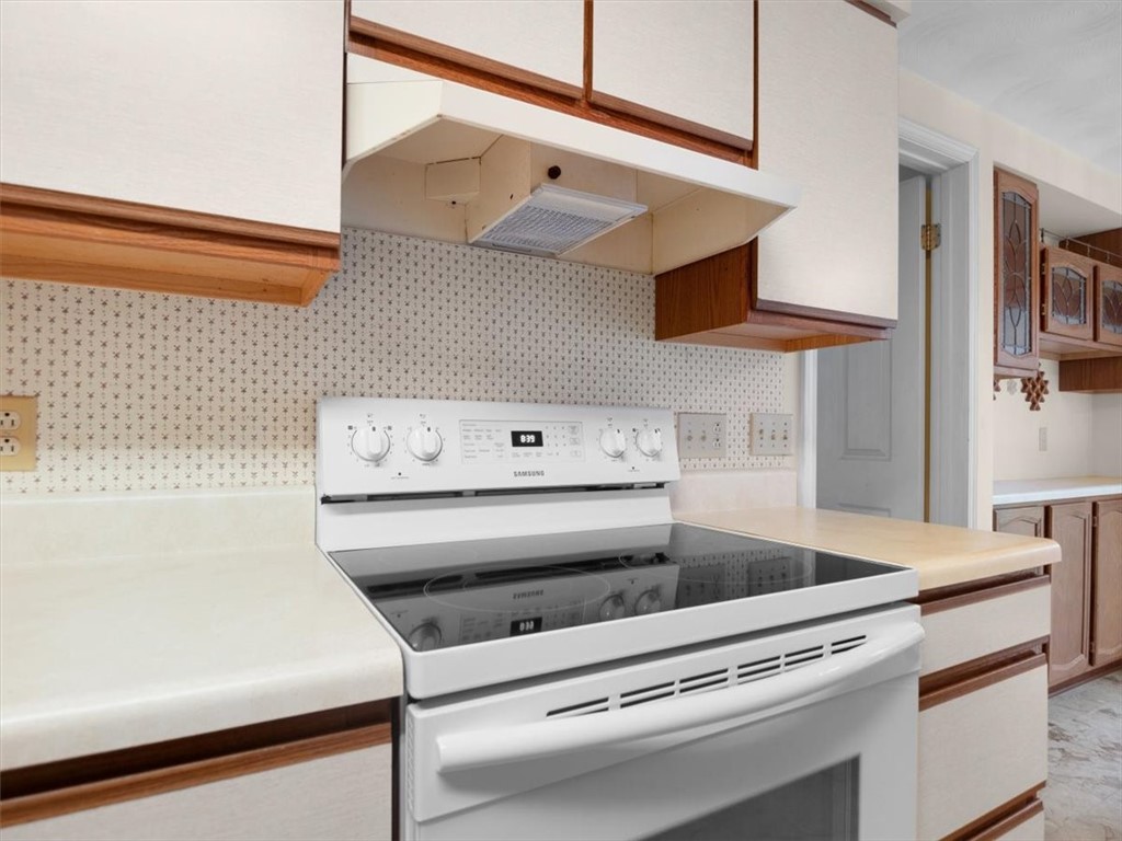 1740 Kenyon Road Ontario, NY 14519 - Photo 21 of 50