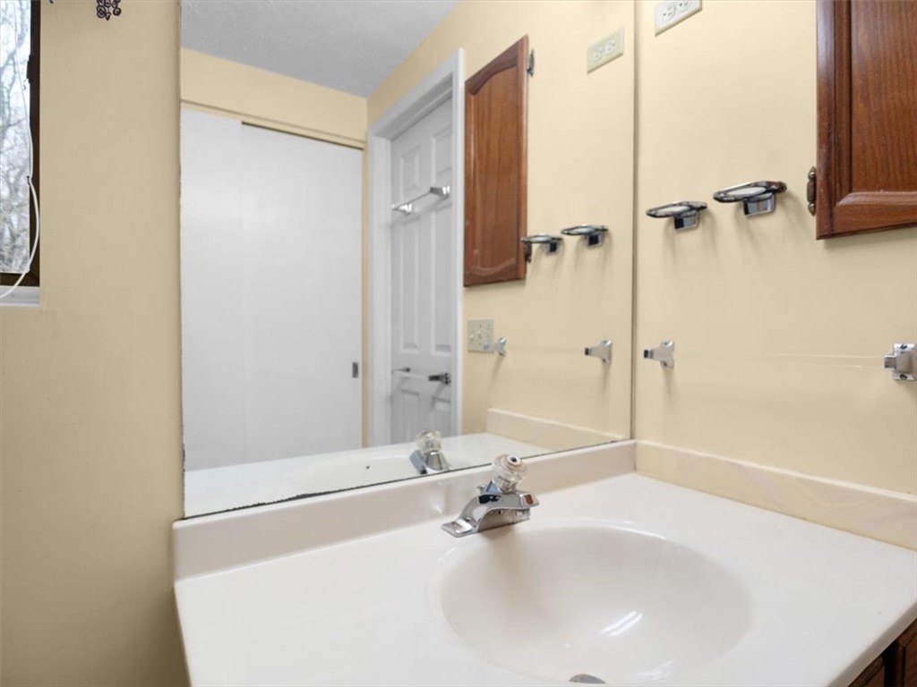 1740 Kenyon Road Ontario, NY 14519 - Photo 30 of 50