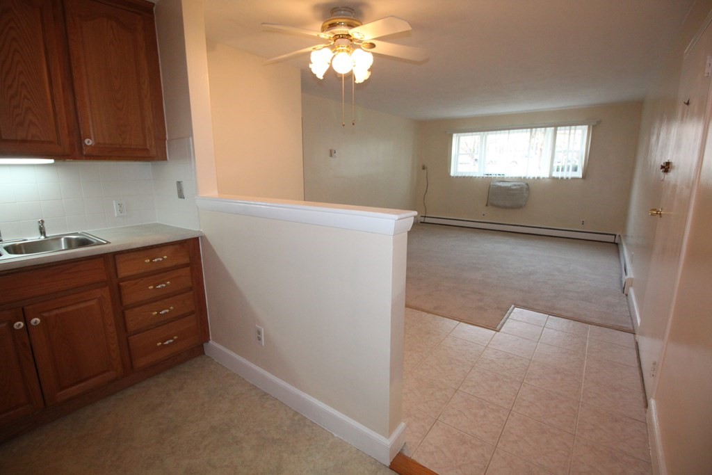 21 Warren Street, Unit B2 Waltham, MA 02453 - Photo 4 of 18