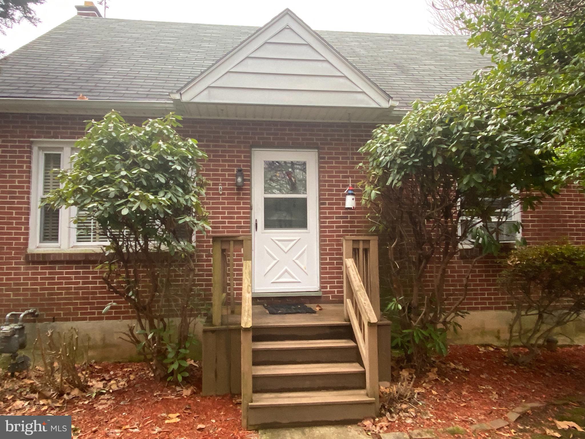 324 Pinehurst Road York, PA 17402 - Photo 2 of 25 Gallery Image 2