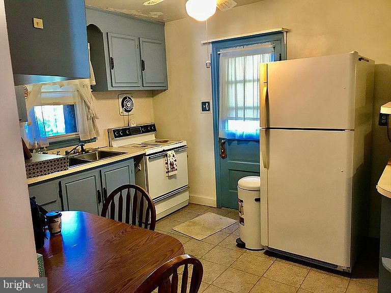 324 Pinehurst Road York, PA 17402 - Photo 12 of 25 Gallery Image 12