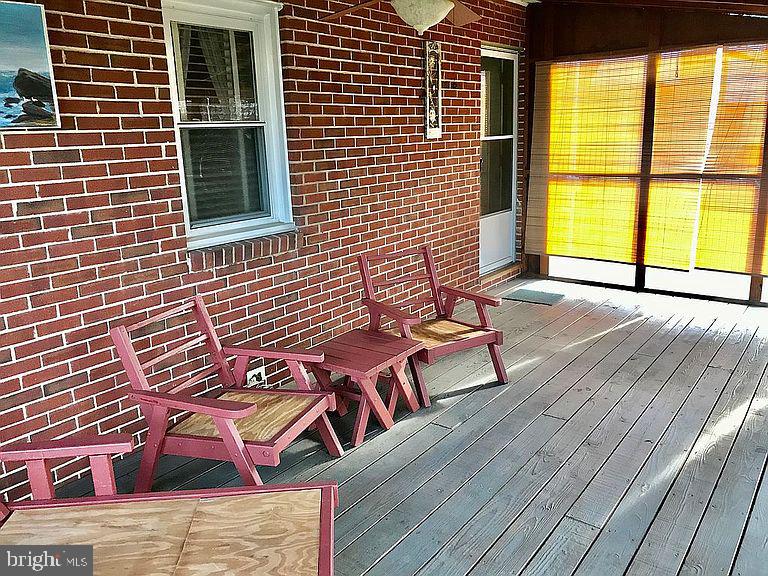 324 Pinehurst Road York, PA 17402 - Photo 4 of 25 Gallery Image 4