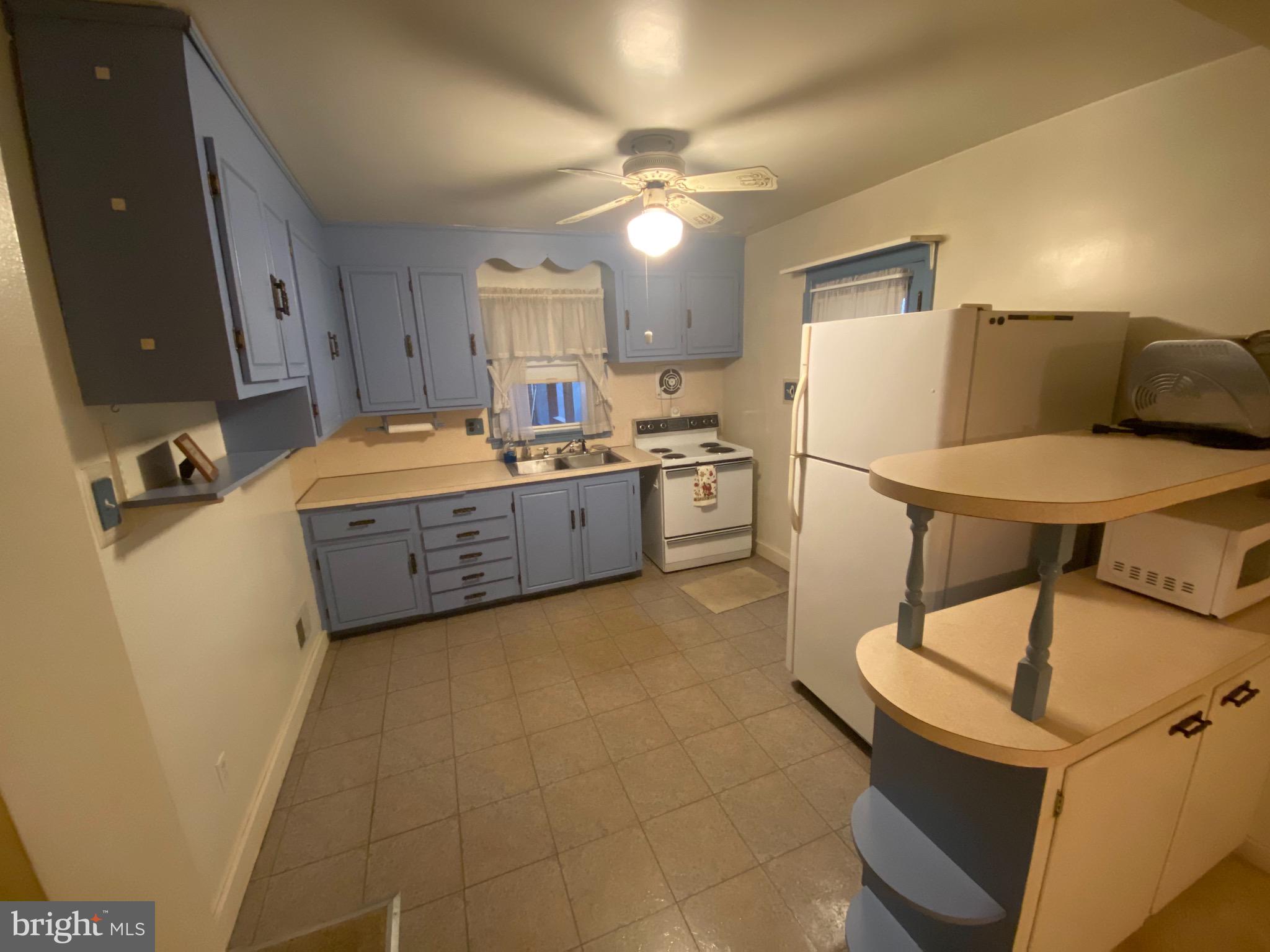 324 Pinehurst Road York, PA 17402 - Photo 10 of 25 Gallery Image 10