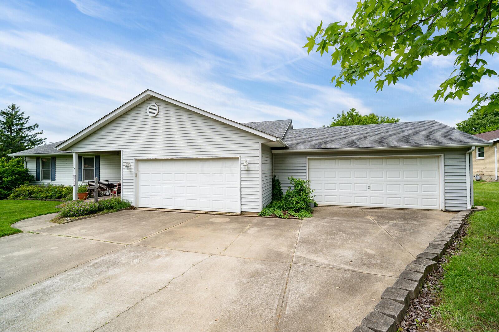 5562 Decker Road Franklin, OH 45005 - Photo 3 of 36 Four Car garage