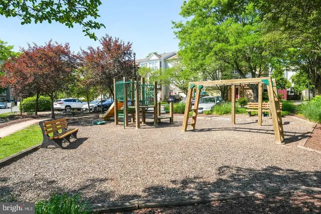 $3,200 | 1191 Cypress Tree Place, Herndon, VA 20170