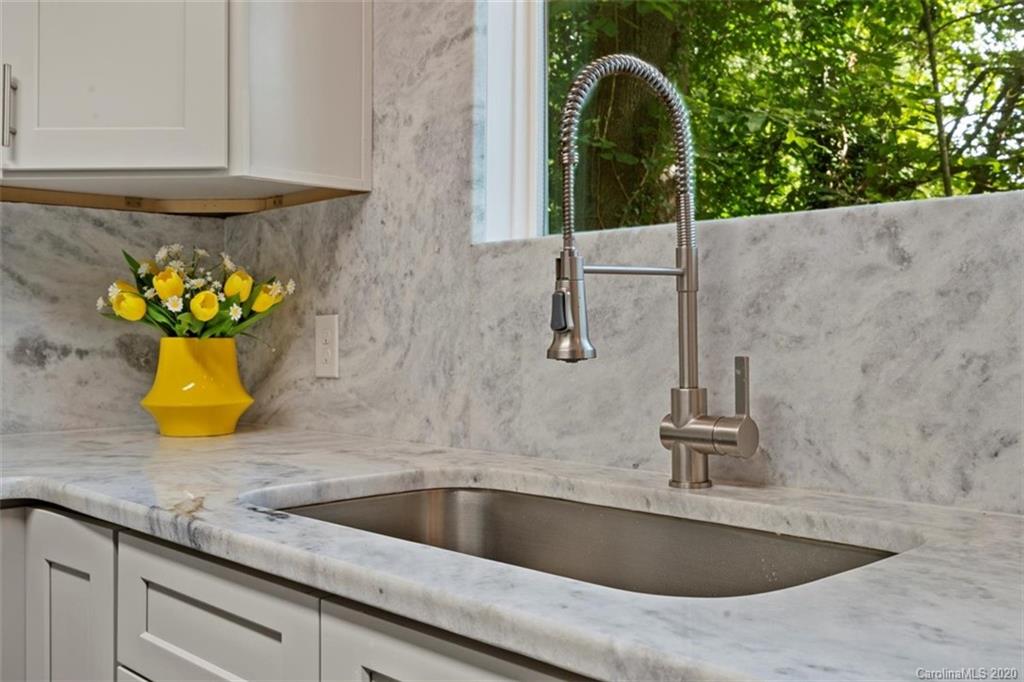 7734 Sardis Road Charlotte, NC 28270 - Photo 16 of 43 Gallery Image 16