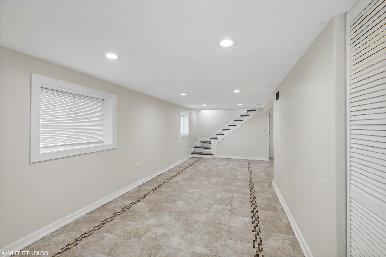 7501 South Morgan Street Chicago, IL 60620 - Photo 21 of 24 a view of hallway with stairs