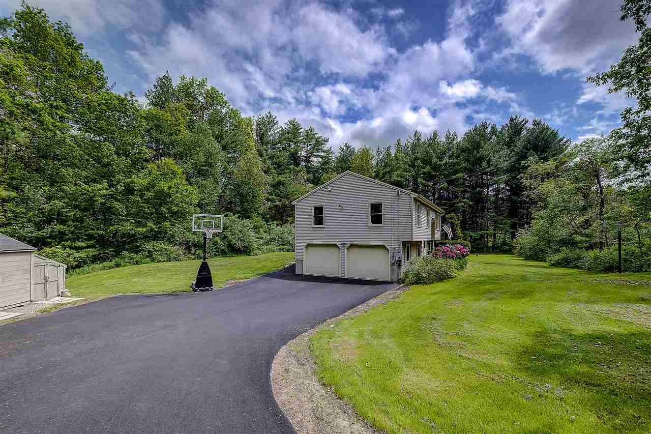 47 Wallace Road Bedford, NH 03110 - Photo 3 of 33