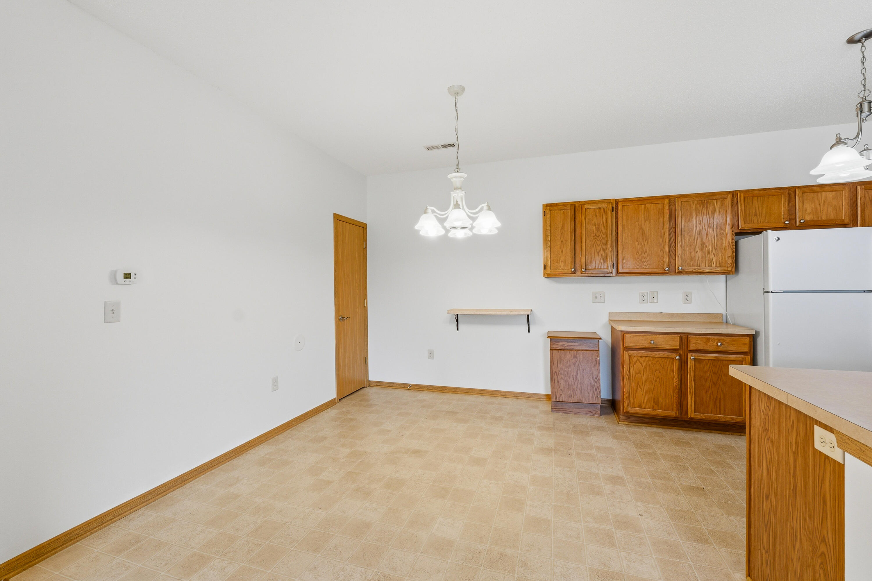 334 Brookside Drive, Unit 4 Juneau, WI 53039 - Photo 6 of 21 P1962386