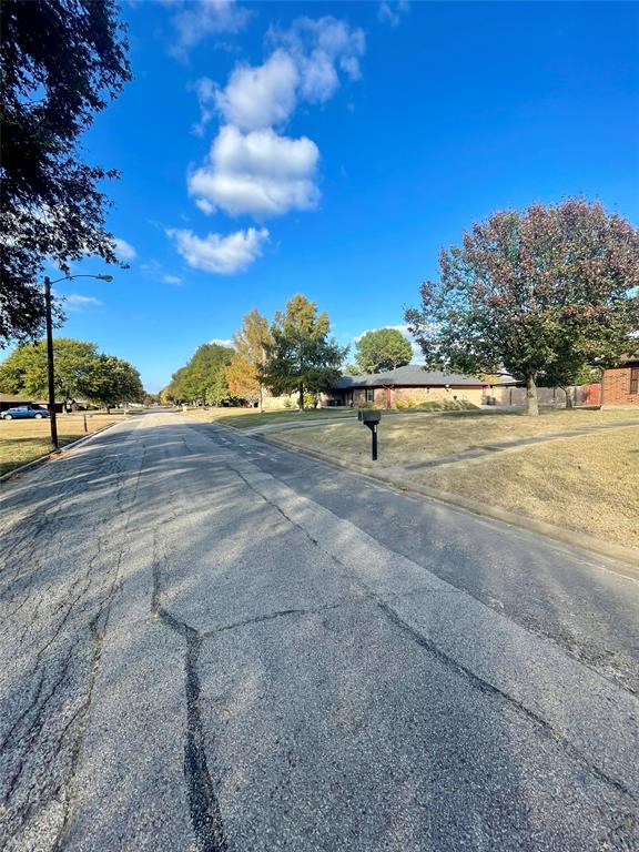 925 42nd Street Southwest Paris, TX 75460 - Photo 13 of 14 a view of an ocean and beach