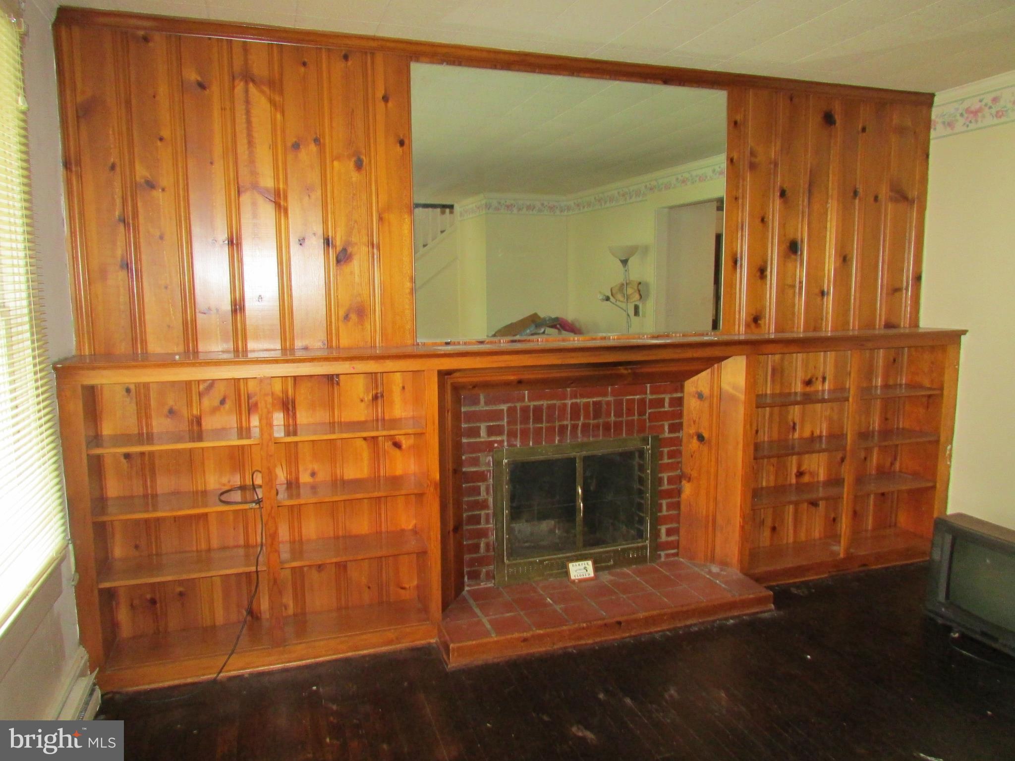 105 West 7th Avenue Ranson, WV 25438 - Photo 11 of 23 Living Room