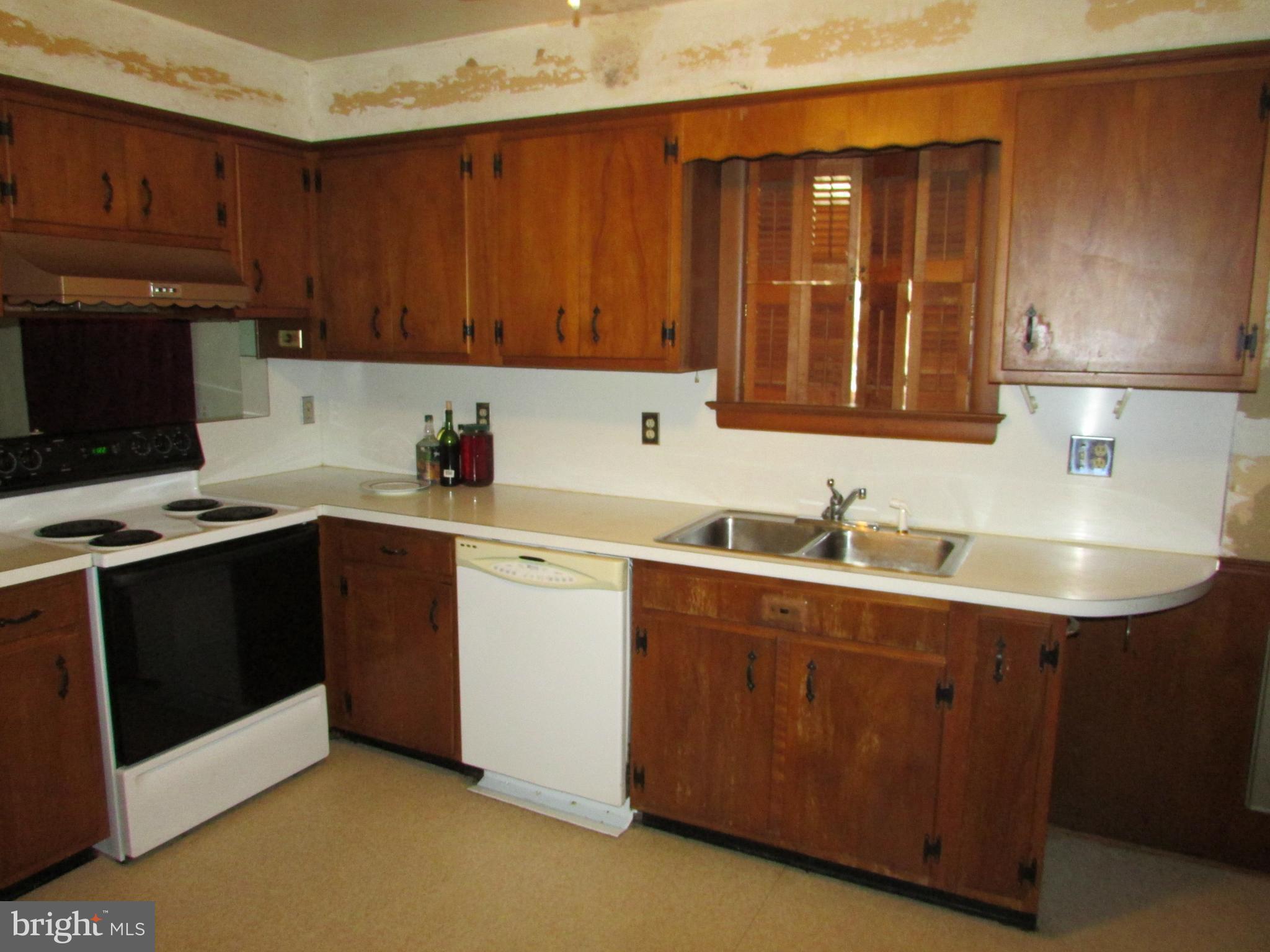 105 West 7th Avenue Ranson, WV 25438 - Photo 15 of 23 Kitchen