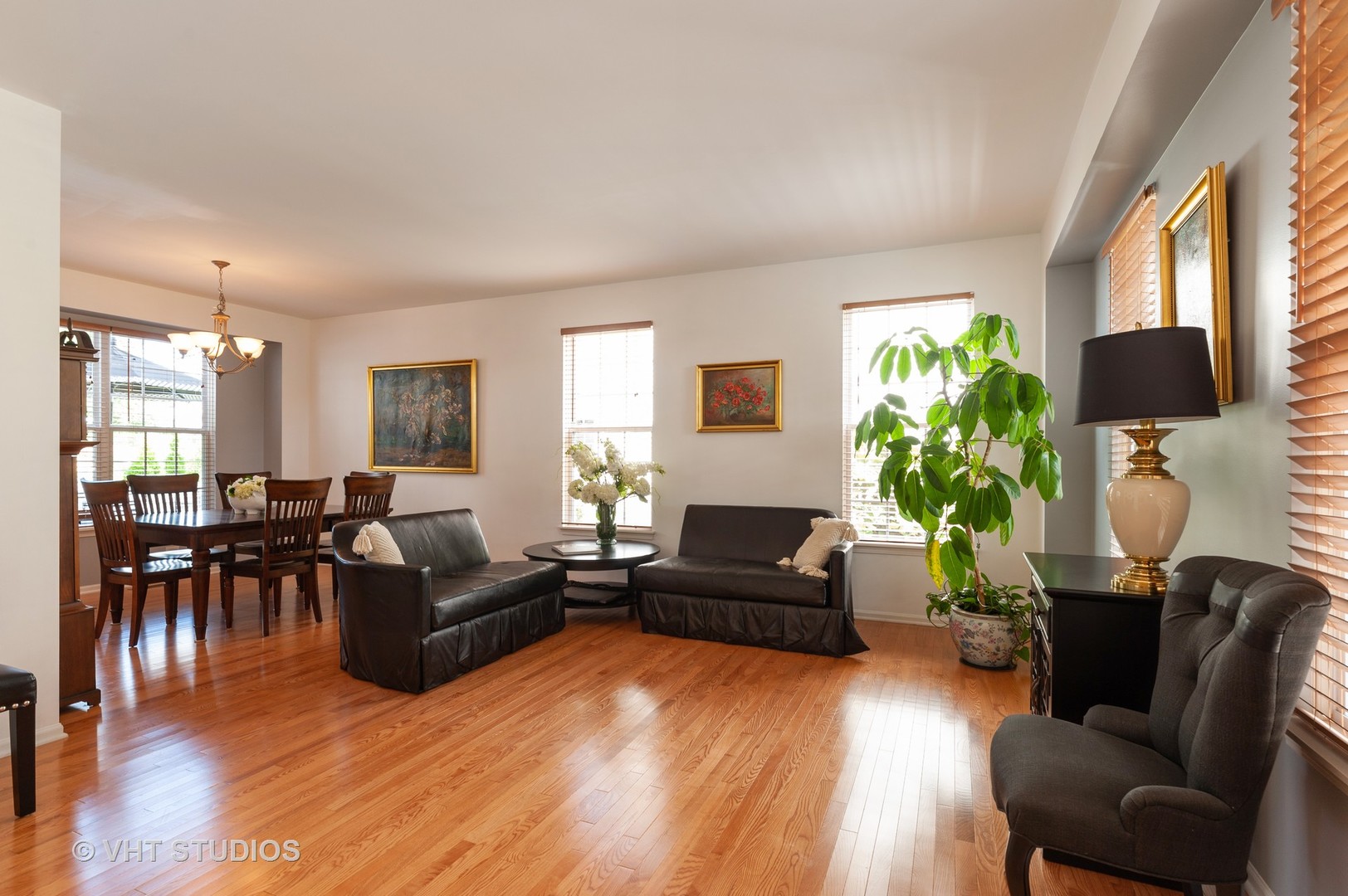 3148 Concord Lane Wadsworth, IL 60083 - Photo 3 of 19 a living room with furniture and a large window