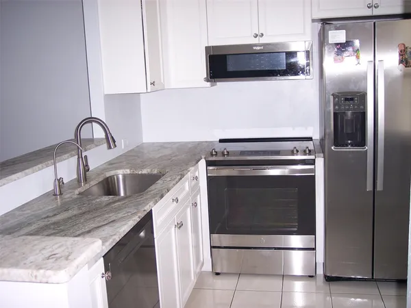 $169,000 | 600 Northeast 2nd Street, Unit 208, Dania Beach, FL 33004