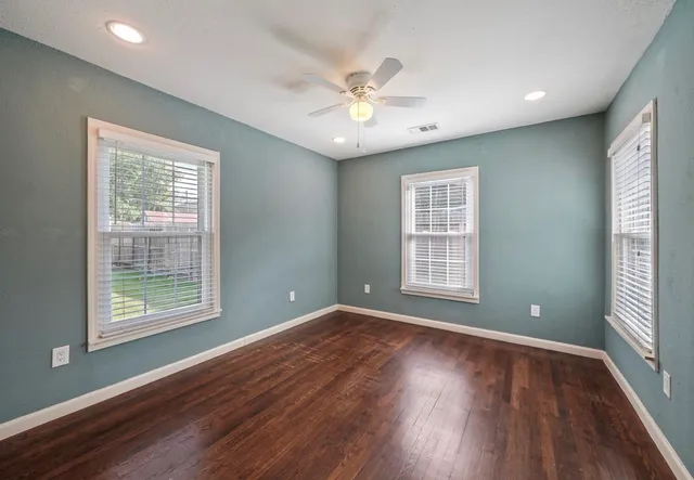 $2,500 | 617 East 26th Street, Houston, TX 77008