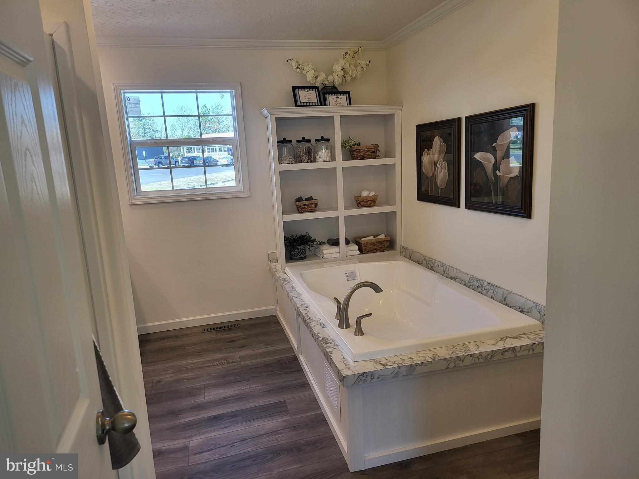 16282 Pleasant Mill Road Montpelier, VA 23192 - Photo 35 of 54 Luxurious Master Bath w/SOAKING TUB! :-)