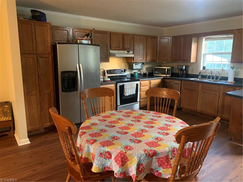 1065 Harris Farm Road King, NC 27021 - Photo 17 of 41