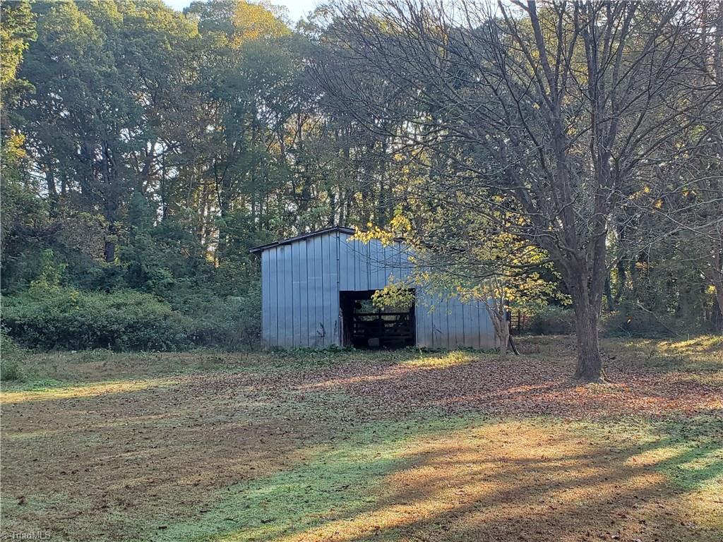 1065 Harris Farm Road King, NC 27021 - Photo 5 of 41