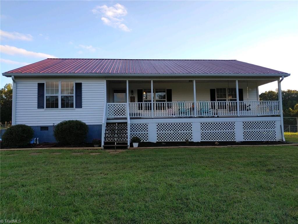 1065 Harris Farm Road King, NC 27021 - Photo 7 of 41