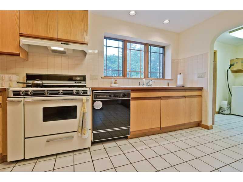 18 Stone Brooke Road Scarborough, ME 04074 - Photo 14 of 34 Kitchen.